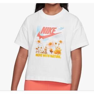 *NWT* Nike Girl's Loose Fit "Move With Nature" T-Shirt -  Size Medium